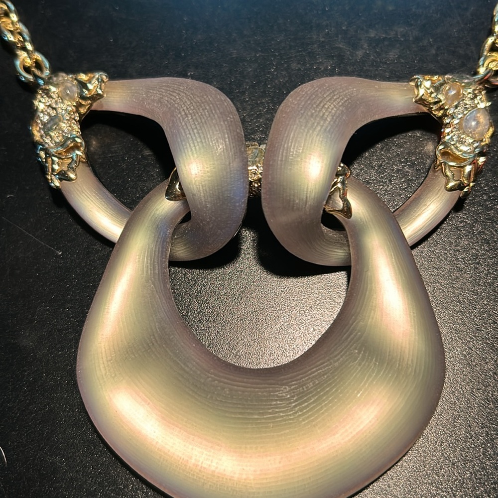Opaque Siver tone Necklace - Picture 2 of 5